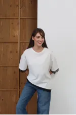 Topshow - T-shirt à détails en dentelle - Crème | D2956