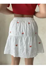 Jupe Topshow rouge à fleurs brodée au-dessus du genou (vente en gros)