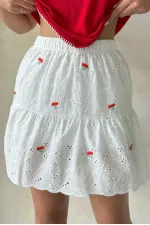 Jupe Topshow rouge à fleurs brodée au-dessus du genou (vente en gros)