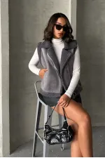 Gilet en daim gris à col en fourrure - Vente en gros | TOPSHOW | F1532