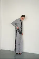 Pantalon rayé à détails en dentelle - Noir | F2083 - Topshow