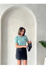 T-shirt Topshow Çağla avec détail de chaîne en pierre, vente en gros