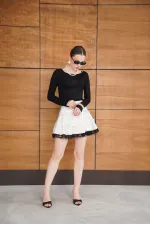 Jupe en satin à pois avec détails en dentelle - Crème | D2962 - Topshow