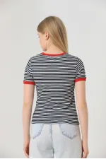 T-shirt Topshow rayé noir et rouge en gros