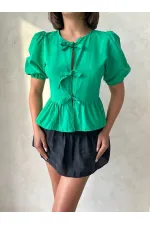 Blouse en popeline émeraude Topshow à nouer sur le devant (vente en gros)