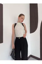 Puantiyeli Balıkcı Yaka Sıfır Kol Dantel Detaylı Bluz - Krem | D3014 Topshow