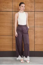 Pantalon en satin à pois avec ourlet en dentelle - Marron | D2970 - Topshow