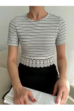 Jupe rayée noire Topshow, chemisier rayé en dentelle (vente en gros)