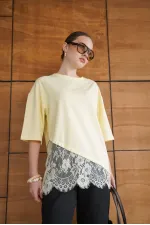 T-shirt asymétrique à détails en dentelle - Jaune | D2953 - Topshow
