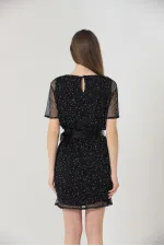 Robe Topshow noire et blanche à manches courtes et ceinture, vendue en gros