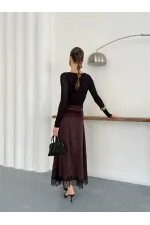 Topshow | Jupe en satin marron avec détails en dentelle | D2930