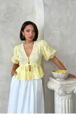 Önden Bağlamalı Nakışlı Vual Bluz - Sarı Topshow