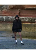 Veste en fausse fourrure noire TOPSHOW en gros | F1640