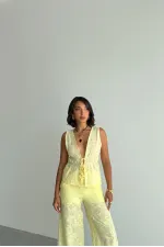 Chemisier en voile brodé avec lien à nouer sur le devant - Jaune | Topshow