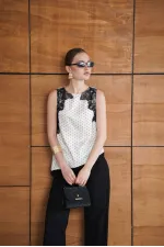 T-shirt en satin à pois et détails en dentelle - Crème | D2961 - Topshow