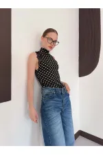 Puantiyeli Balıkcı Yaka Sıfır Kol Dantel Detaylı Bluz - Siyah | D3014 Topshow