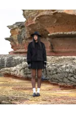 Veste en fausse fourrure noire TOPSHOW en gros | F1640