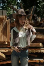 Topshow Wholesale Embroidered Suede Vest – Western Style Elegance – Brown | F2001