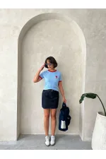 T-shirt brodé bleu et rouge Topshow en gros