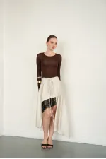 Jupe en satin avec détails en dentelle - Pierre | D2976 - Topshow (vente en gros)