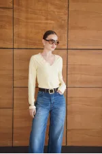 Yakası Dantel Detaylı Sweatshırt - Sarı | F2088 - Topshow