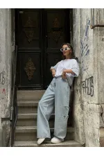 Blouse courte Topshow blanche et bleue ornée, vente en gros