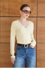 Yakası Dantel Detaylı Sweatshırt - Sarı | F2088 - Topshow