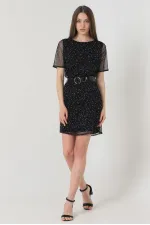 Robe Topshow noire et blanche à manches courtes et ceinture, vendue en gros