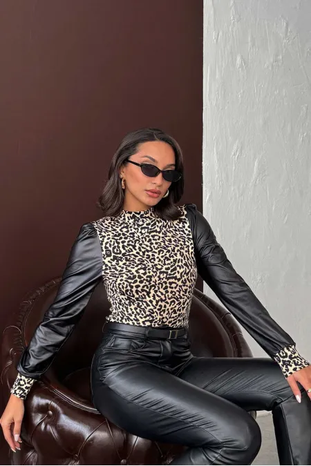 Topshow K. Leopard Leopard Print Blouse