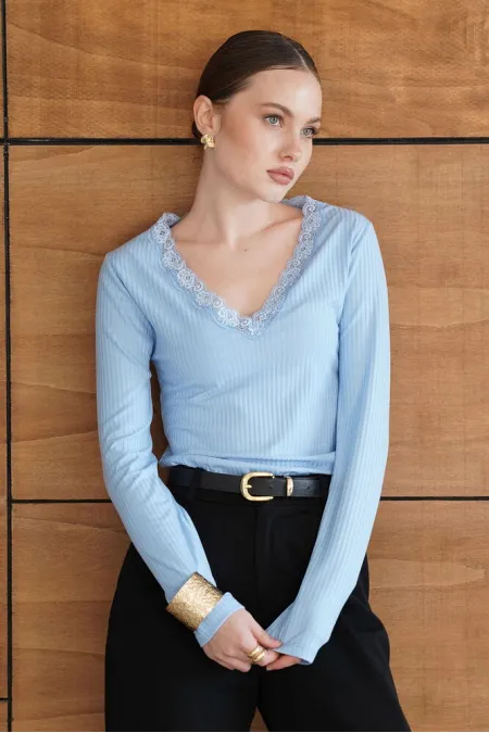 Sweat-shirt à col en dentelle - Bleu | F2088 - Topshow
