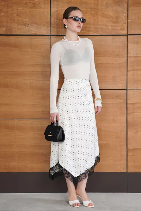 Jupe en satin à pois et détails en dentelle - Crème | F2077 - Topshow