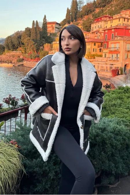 Manteau en cuir et fourrure en gros - Noir crème | TOPSHOW | F1537