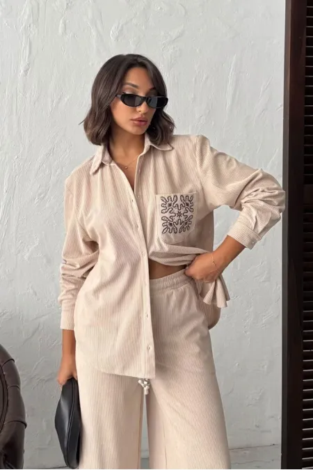 Topshow - Chemise en velours côtelé brodée avec poche - Pierre