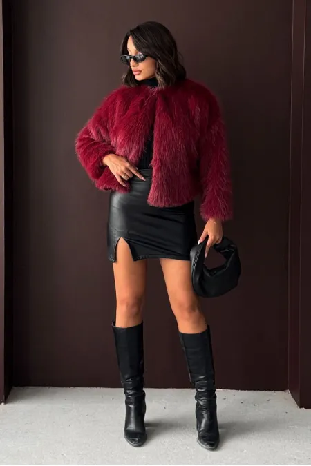 Topshow - Veste courte bordeaux à détails en fourrure (vente en gros)