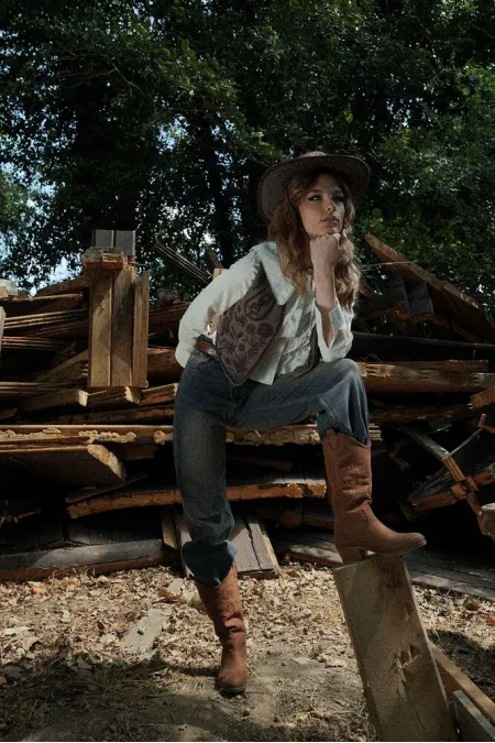 Topshow Toptan İşlemeli Süet Yelek – Western Tarz Şıklık - Kahve | F2001