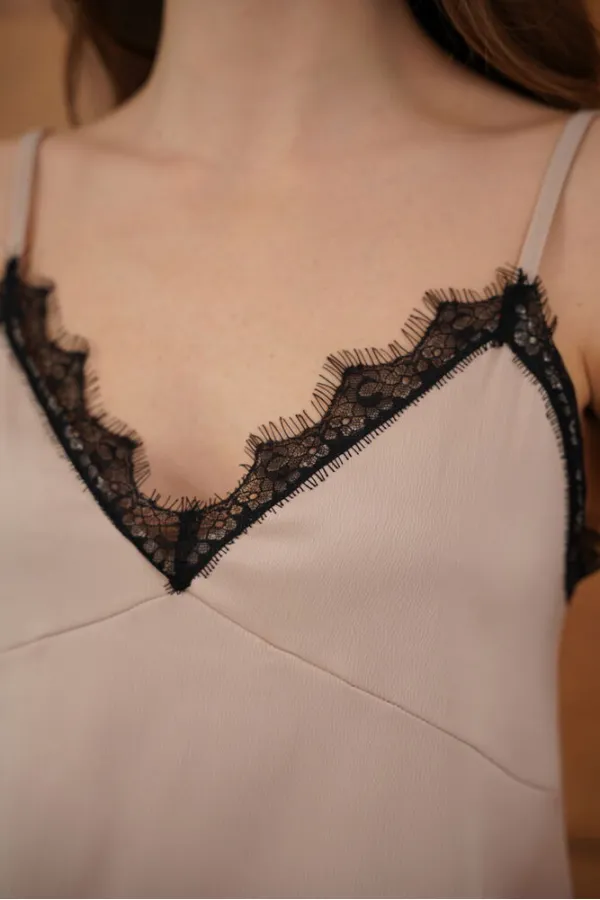 D 2929 LACE DETAIL SATIN TANK TOP - STONE