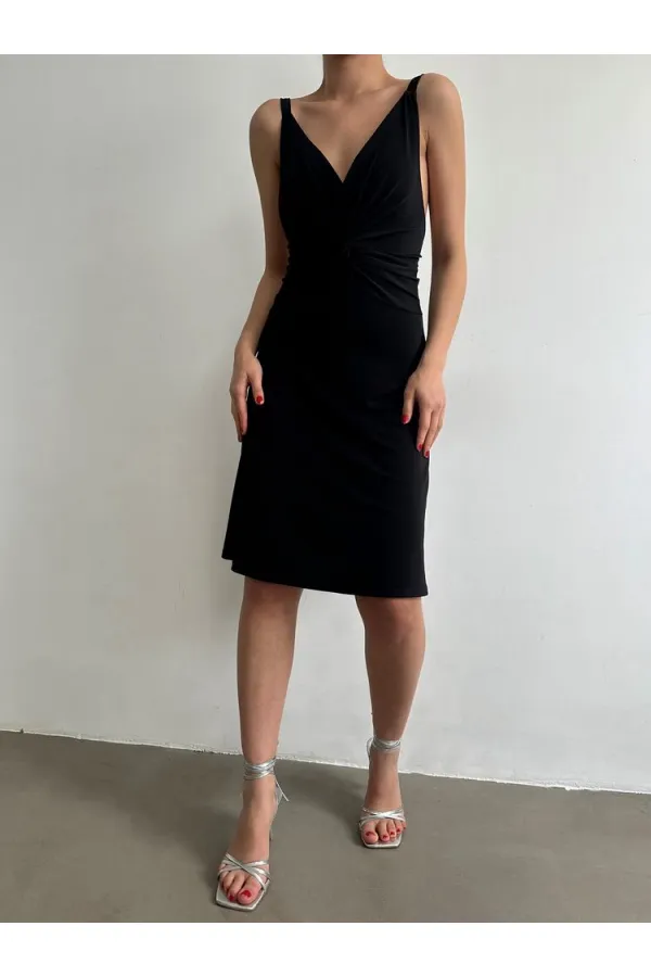 Robe Topshow noire à bretelles et col en V au-dessus du genou (vente en gros)