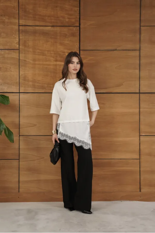 D 2942 ASYMMETRICAL T-SHIRT WITH LACE AND SATIN DETAILS - CREAM