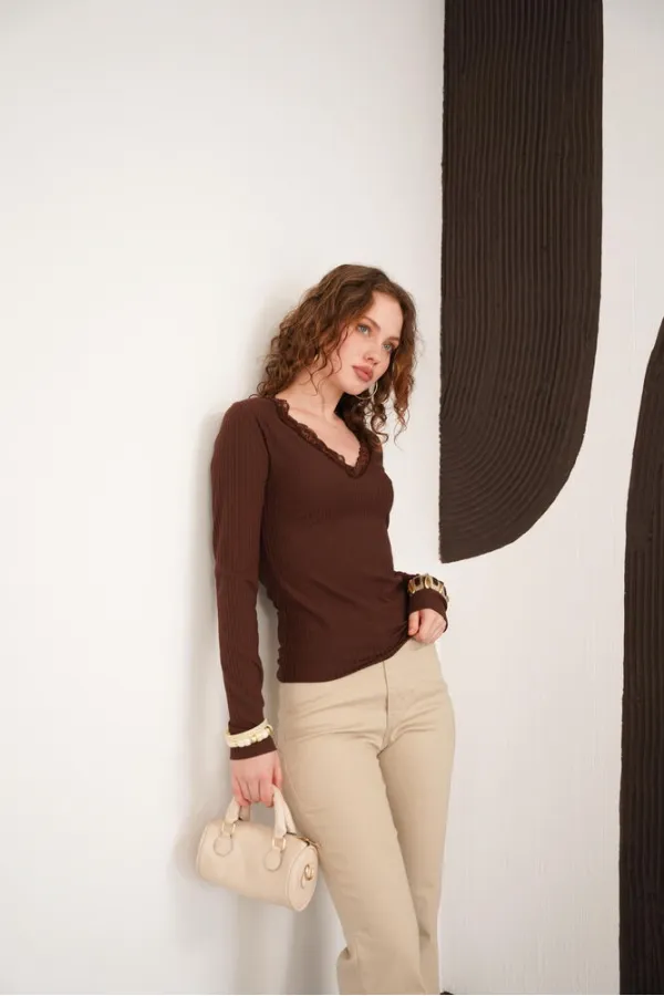 Blouse en gros avec col en dentelle - Café | F2088 - Topshow