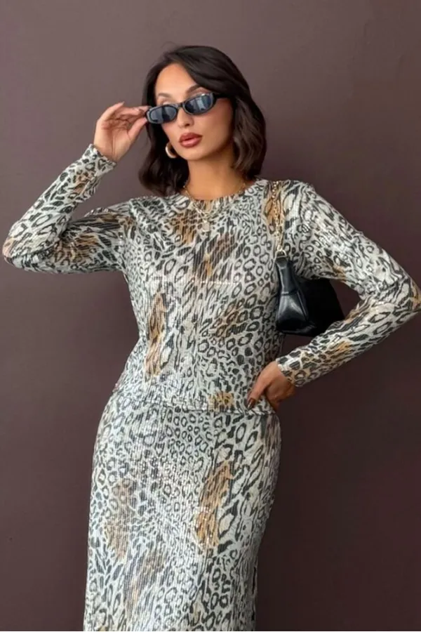 Topshow - Toptan Kadın Leopar Desen Likralı Bluz - Günlük Ve Gece Kombini - Açık Leopar