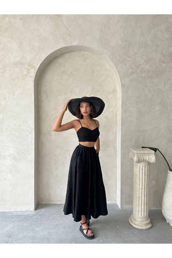 Embroidered Skirt - Black | Topshow | F1901