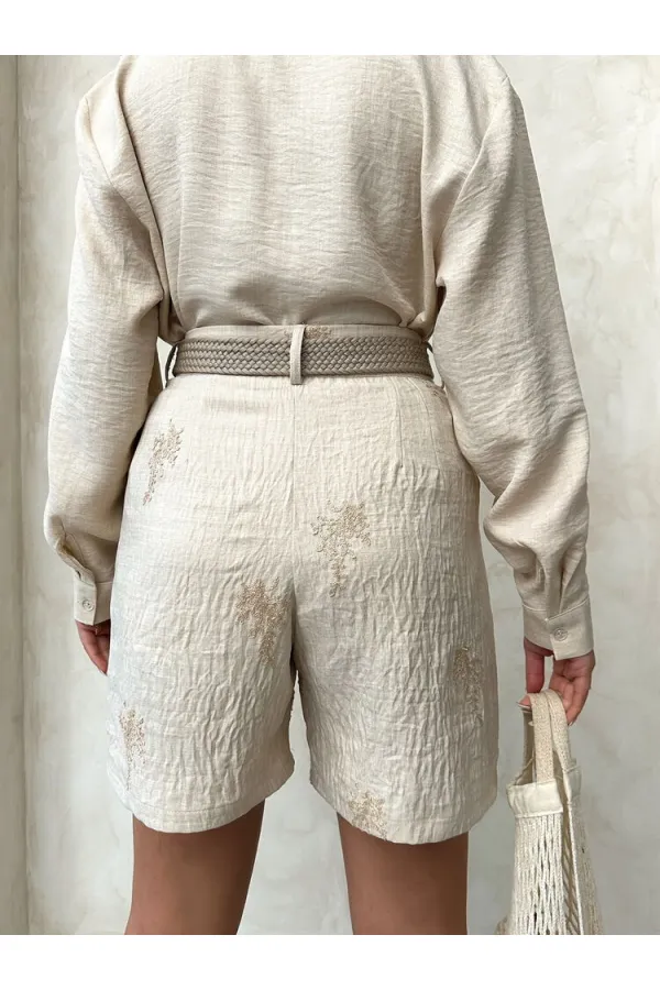 Kemer Detaylı Nakışlı Keten Şort - Taş | Topshow