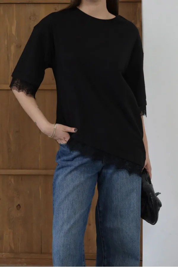 Topshow - Lace Detail T-shirt - Black | D2956