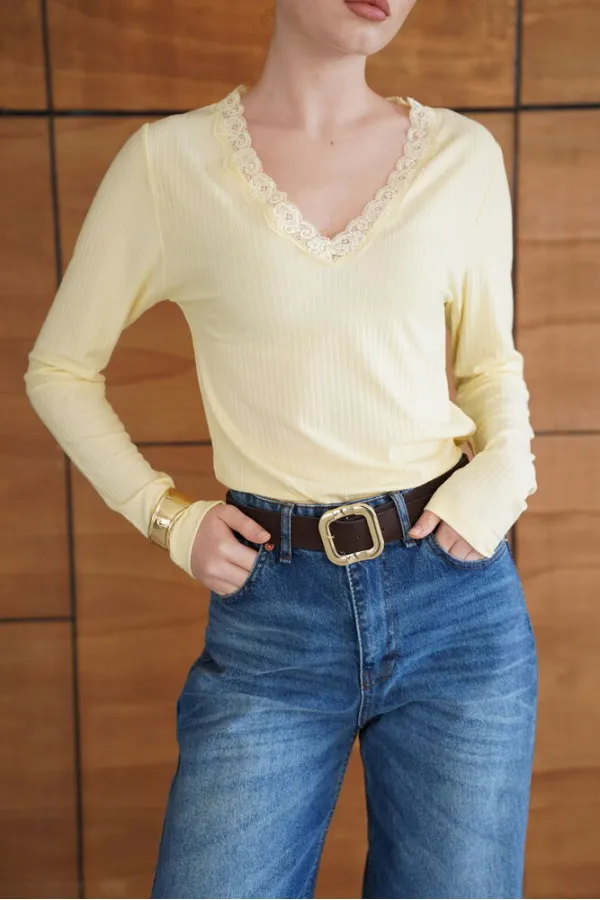 Yakası Dantel Detaylı Sweatshırt - Sarı | F2088 - Topshow