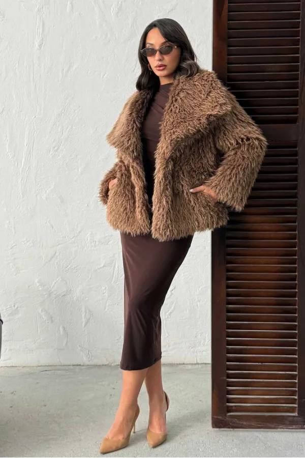 Manteaux en fausse fourrure pour femmes en gros – Vêtements d'extérieur d'hiver moelleux, doux et élégants – MARRON CLAIR