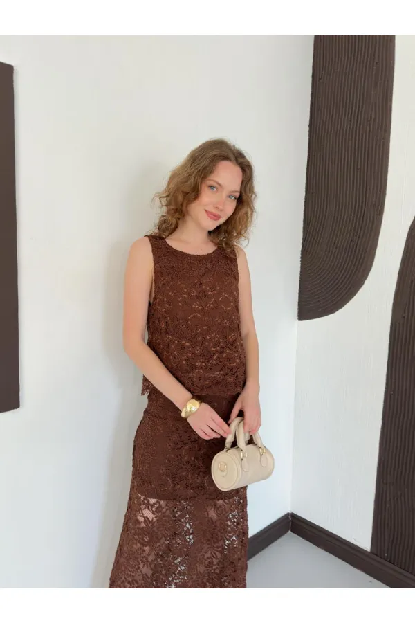 D 3011 Lace Sleeveless Blouse - Coffee D 3011 Lace Sleeveless Blouse - Coffee