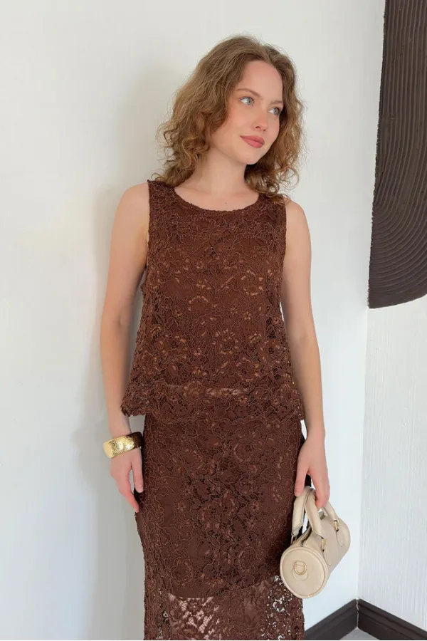 D 3011 Lace Sleeveless Blouse - Coffee D 3011 Lace Sleeveless Blouse - Coffee