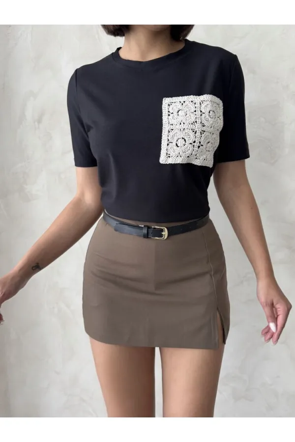 Pocket Detailed T-Shirt - Black | Topshow