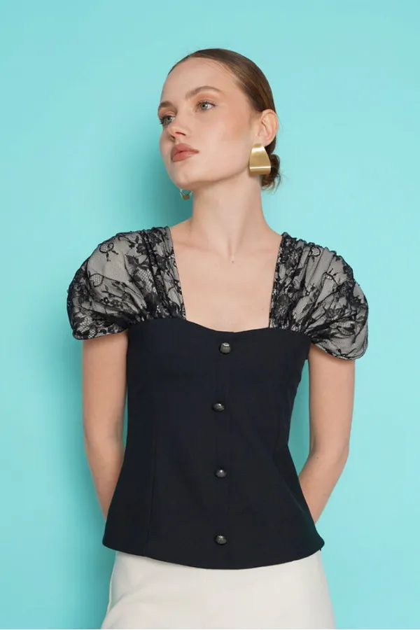 Blouse à col bateau avec détails en dentelle aux épaules - Noir | D2994 - Topshow