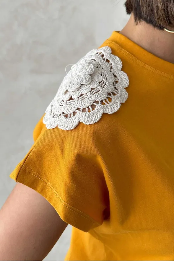 Omuzu Dantelli t-Shirt - Hardal Topshow